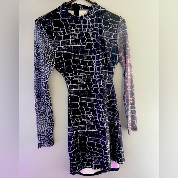 Bodycon Open Back Dress - Picture 2 of 3